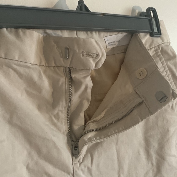 12 | Khaki Gap Bermuda Shorts - Picture 4 of 4